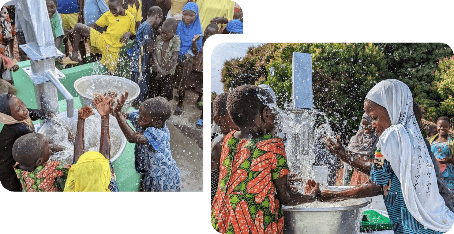 Enfants heureux jouant avec l’eau dans des villages africains